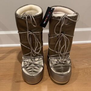 Moon Boot Icon Glance Platinum Satin Boot. New with tags, never worn.